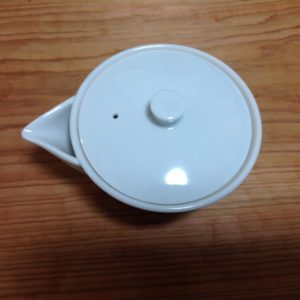 白い宝瓶(ほうひん)