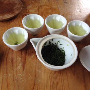 朝宮茶を宝瓶で(二煎目)