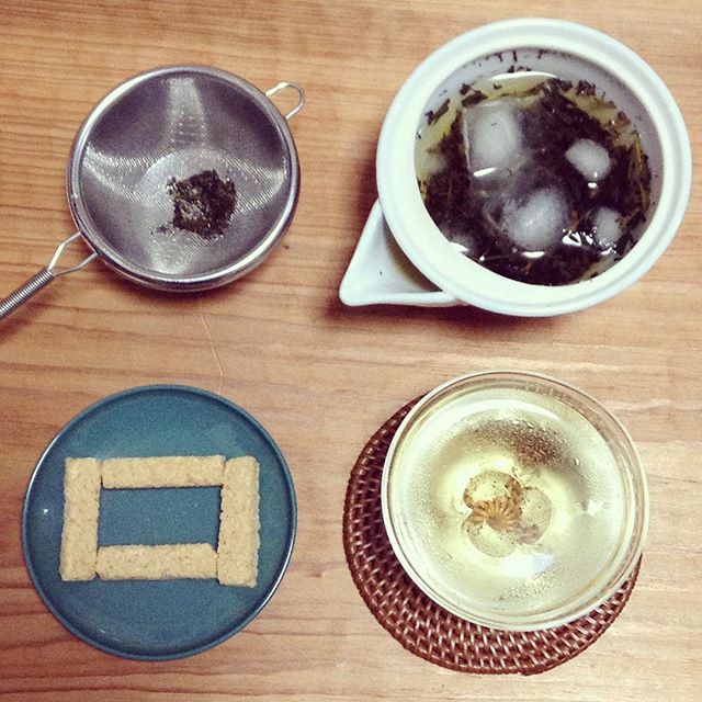 ◯◯◯◯□ #お茶の時間 #水出し #焙烙 #炒り #ほうじ茶 #しょうが #おこし (Instagram)
