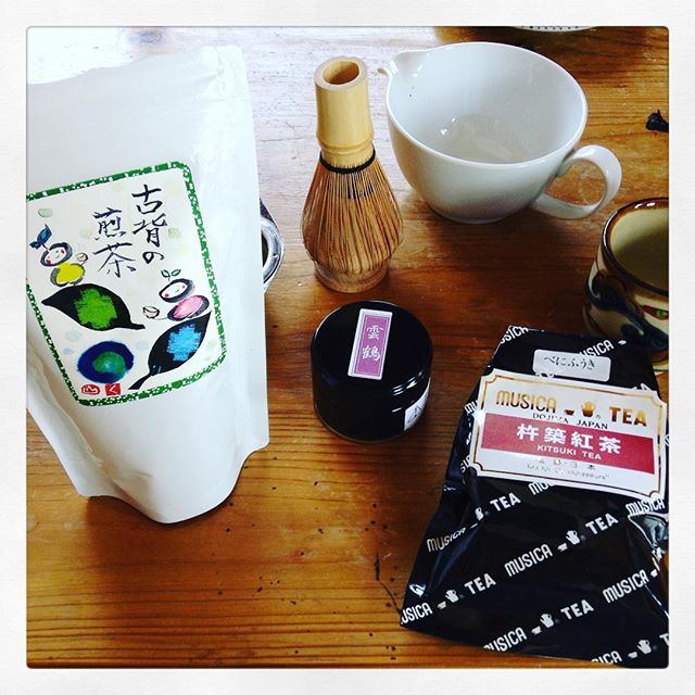 煎茶、抹茶、紅茶、みんな日本茶。地元のお茶の勉強会にて。 #煎茶 #抹茶 #紅茶 #お茶の時間 (Instagram)