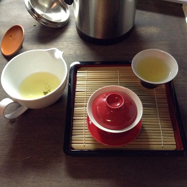 春静包種。 #茶のある風景 #種ノ箱 #露地再生複合施設  #宰 #つかさ (Instagram)