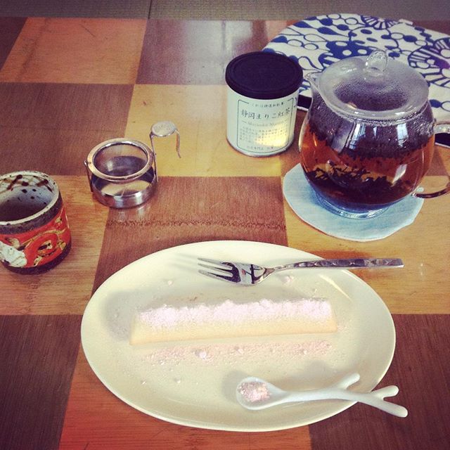 奈良の地紅茶サミットの名残に想いをかけて。 #紅葉 #くれは #和紅茶 #静岡まりこ紅茶 #奈良 #地紅茶サミット (Instagram)