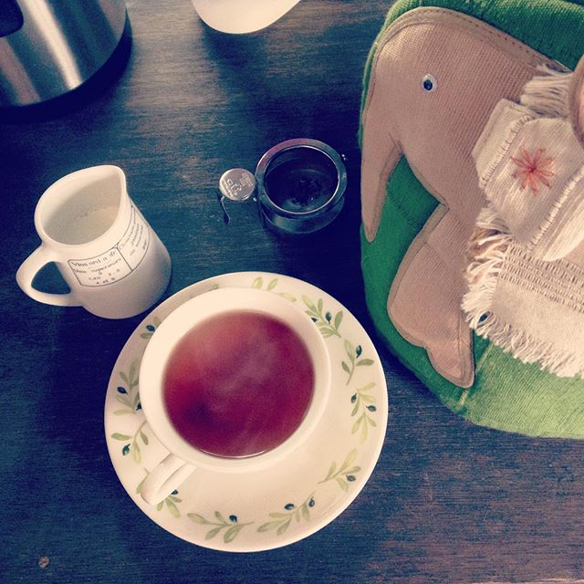 日常の1ページになりますように。 #teatime #犬猫紅茶店 #まろやかブレンド (Instagram)
