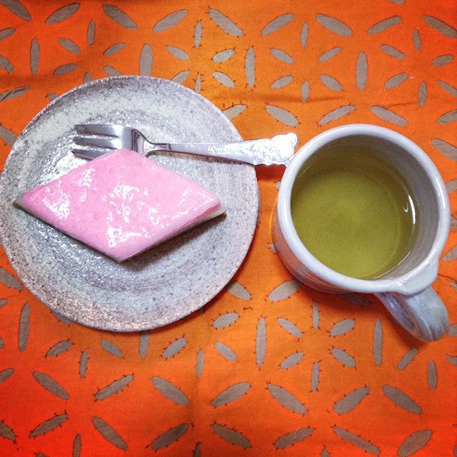 早すぎる花より団子(笑) #お茶の時間 (Instagram)