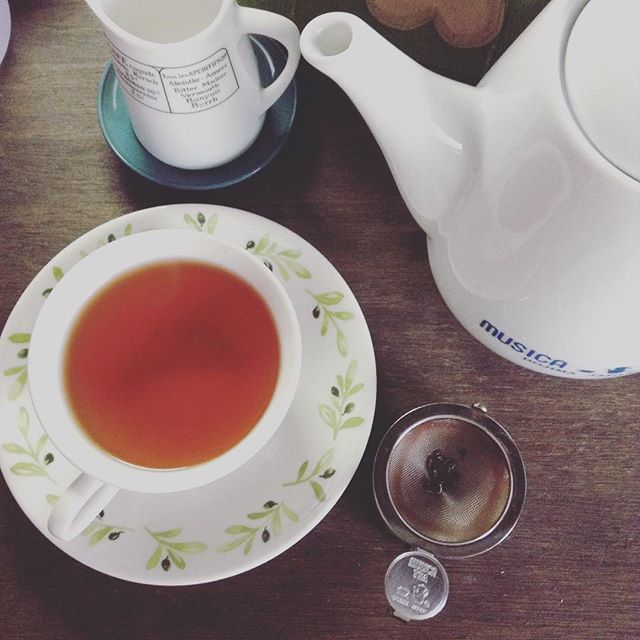 ええ天気ですね。ゆったりした時間。 #teatime #お茶の時間 #アッサム #ブレンド #紅茶 (Instagram)