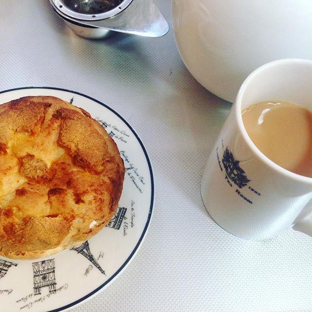 香りが来るまで待ちませう。美味しくなるまで待ちませう。冷たくなるまで飲みませう。急須で淹れるのもワルクナイ。 #お茶の楽しみ方 #堂島ブレックファースト #ムジカティー (Instagram)