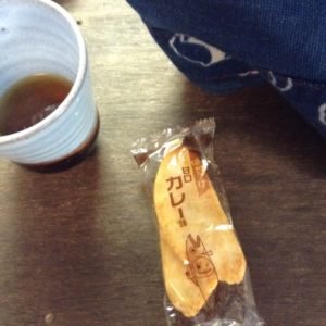 ばかうけの甘口カレー味は、カレーライス食べてるみたいだった(^^)