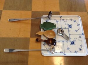 ティーメジャーたち。実家に忘れてきたティーメジャーも戻ってきてました。一番手前です。