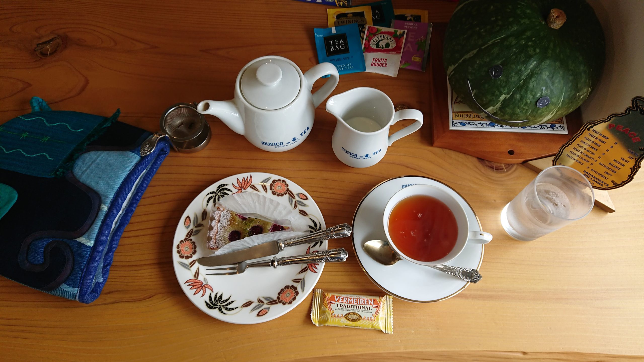 Tea Saloon MUSICA 旧宮塚住宅のタルトと紅茶