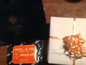 ケニア紅茶アフリカン・ジョイと、デメルのザッハトルテ