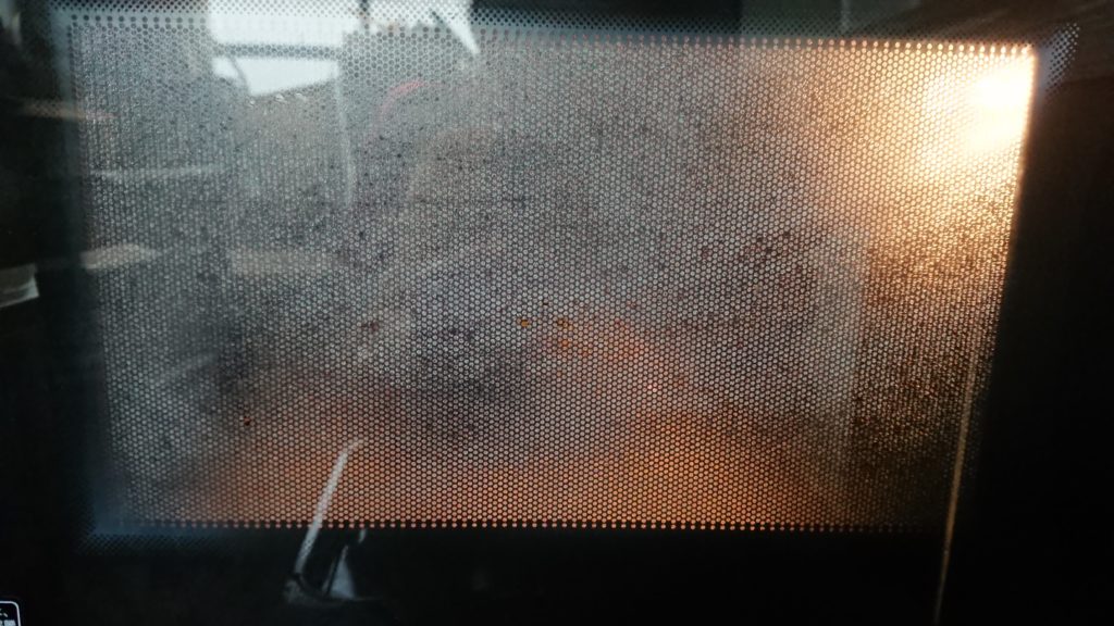 電子レンジの扉が曇ってしまった