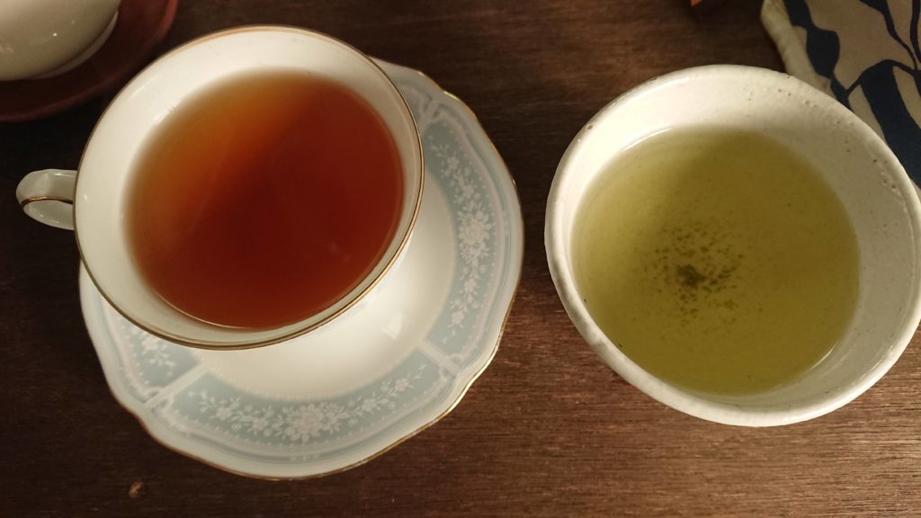 ムジカティーのデラックスダージリンと袋布向春園本店の芳香