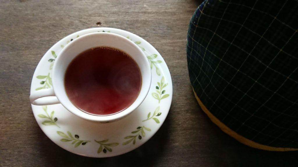 紅茶のカップアンドソーサー