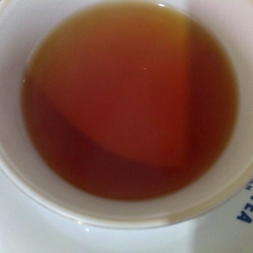 インドネシアの紅茶、ジャワ・プリマの一杯目。